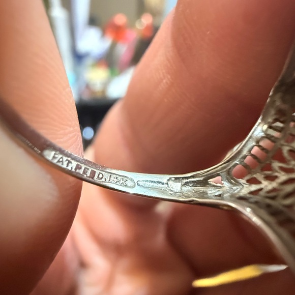 Antique 14kt lace filigree white gold Ring with a synthetic ruby - Picture 9 of 16